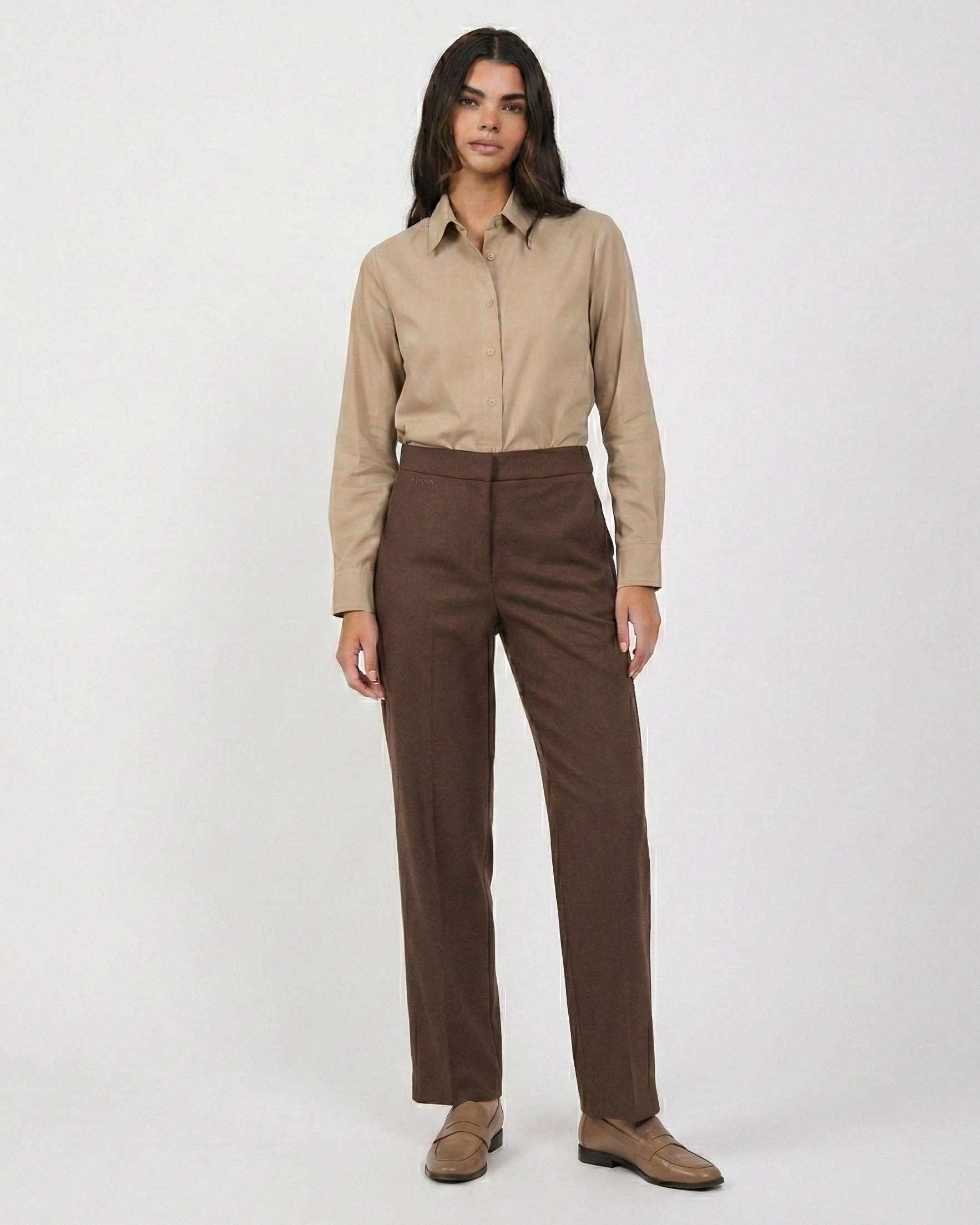 Pantalón straight leg casual brown