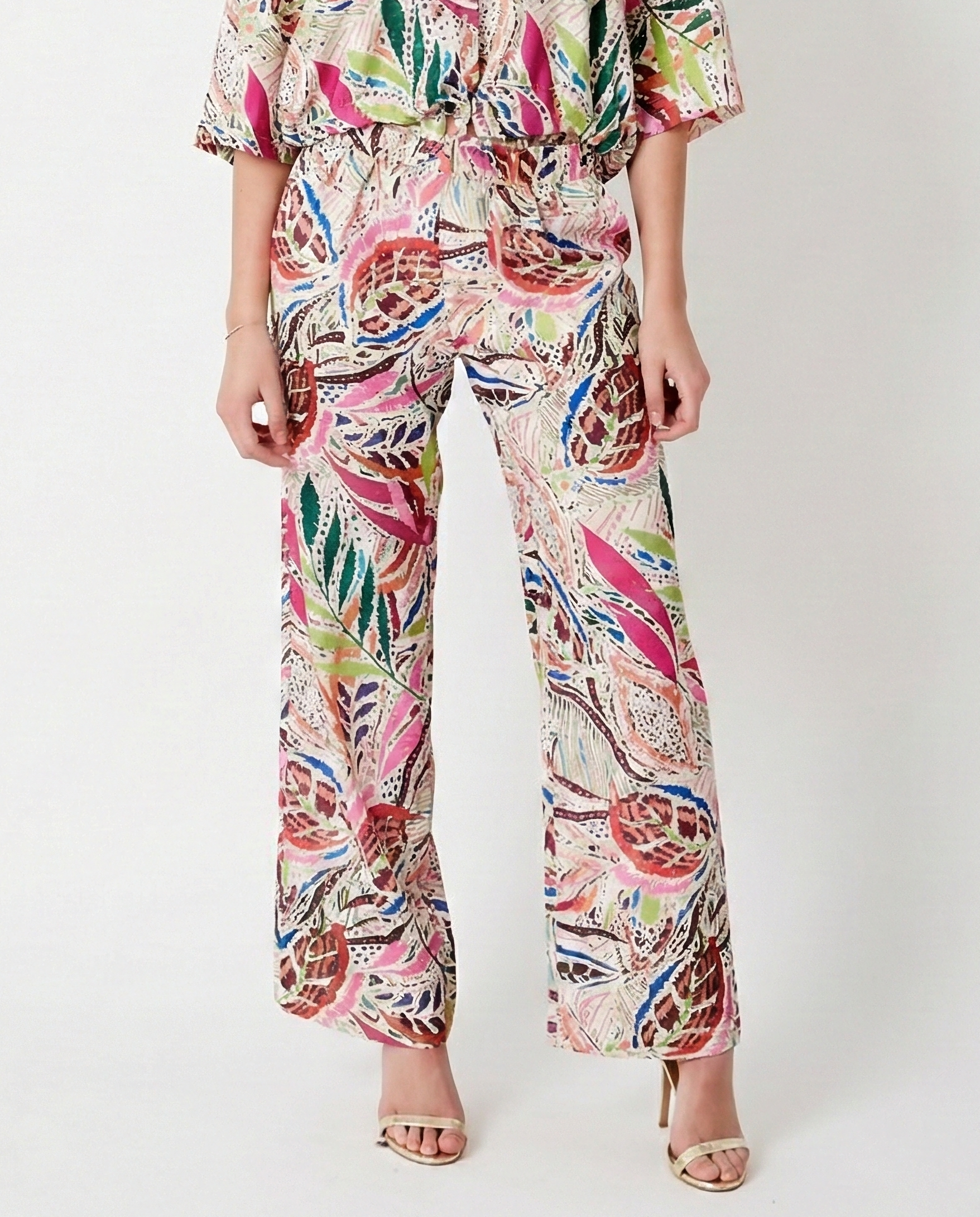 Pantalón jogger estampado tropical