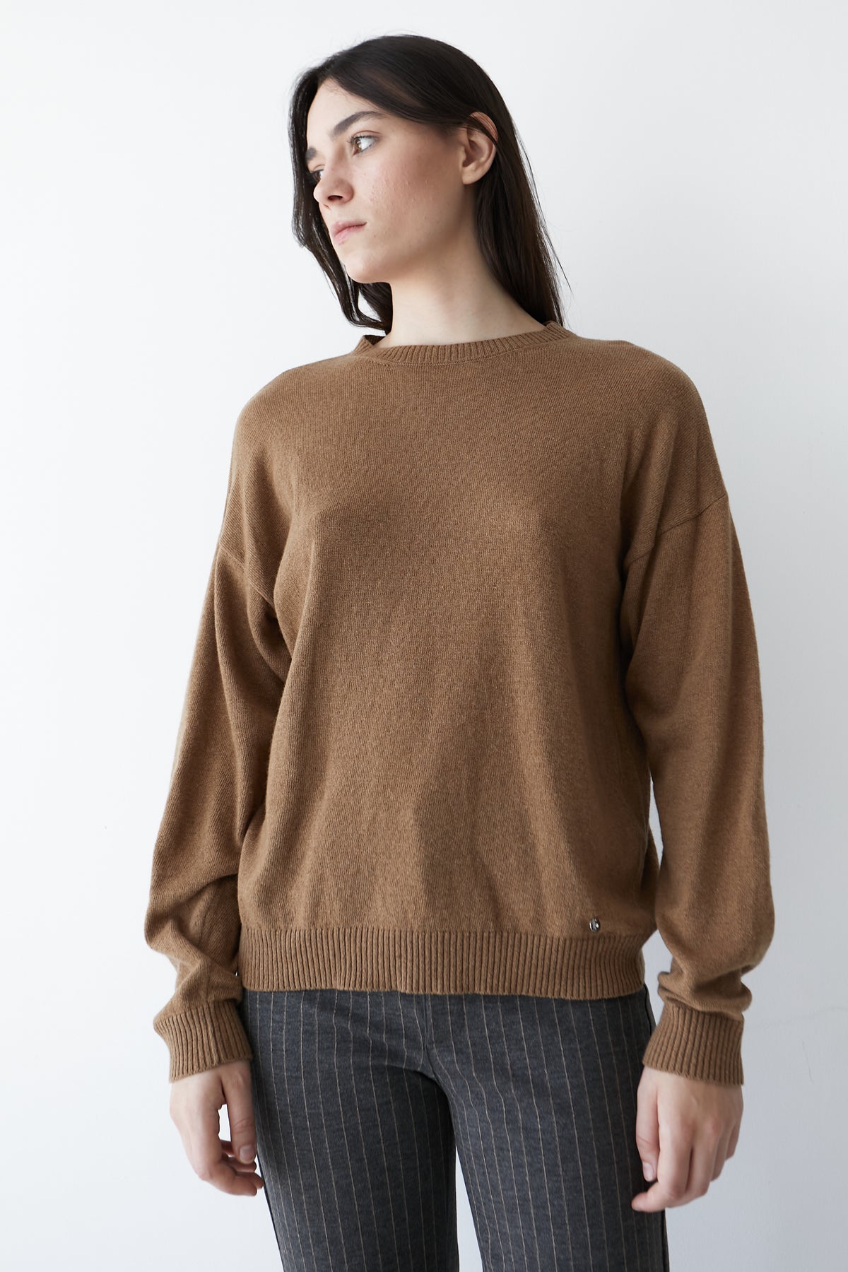 JERSEY CUELLO REDONDO CAMEL NOVA 002